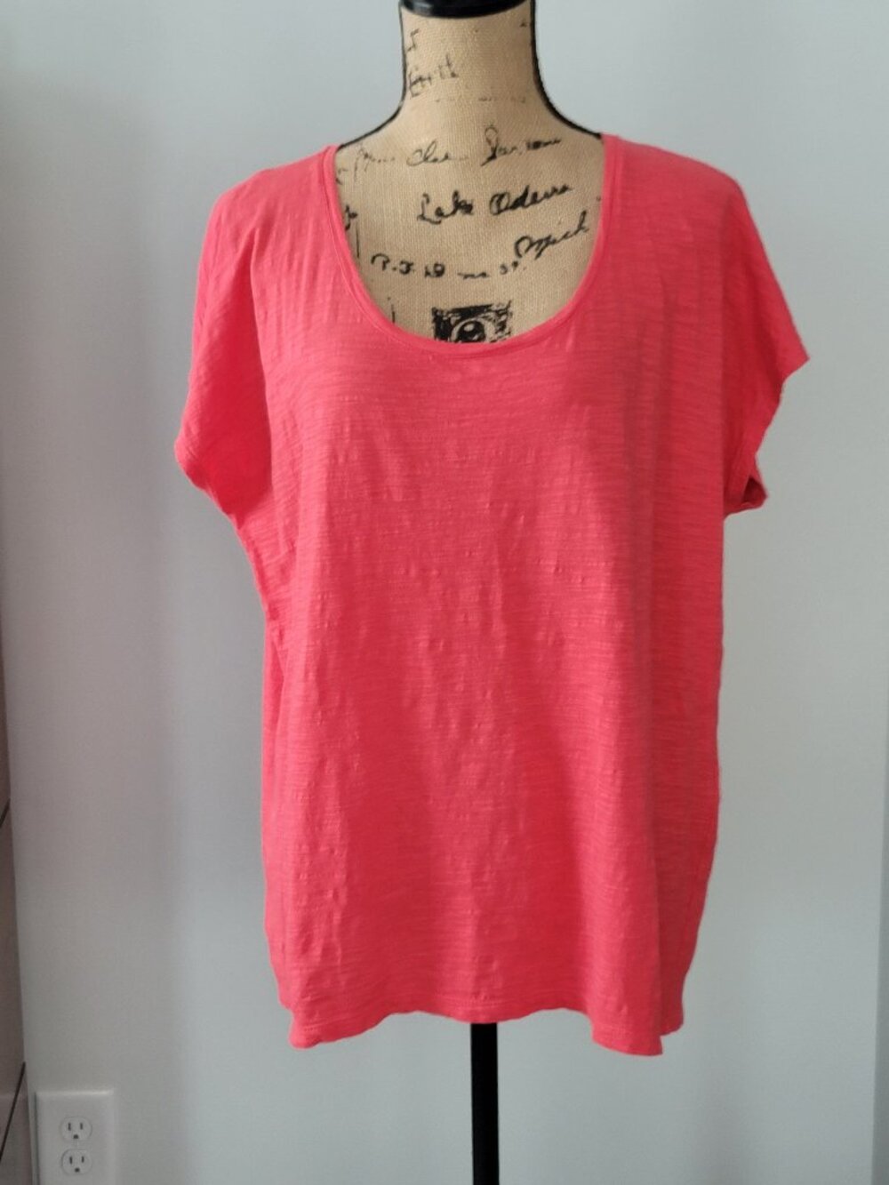 J. Jill Scoop-Neck Slub Tee Size Large Coral Short Dolman Sleeves Cotton Shirt